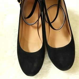 Black Wedges